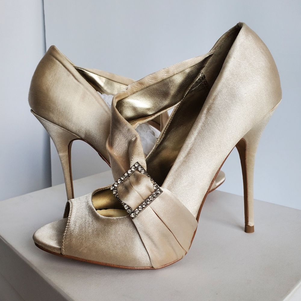 Steve Madden Satin High Heels - Size 7